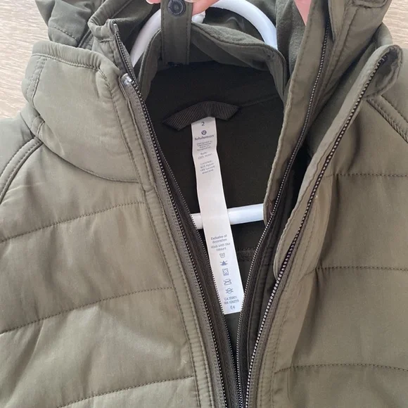 Lululemon Extra Mile Jacket, green, Size 2, New with Tag! - Picture 4 of 10